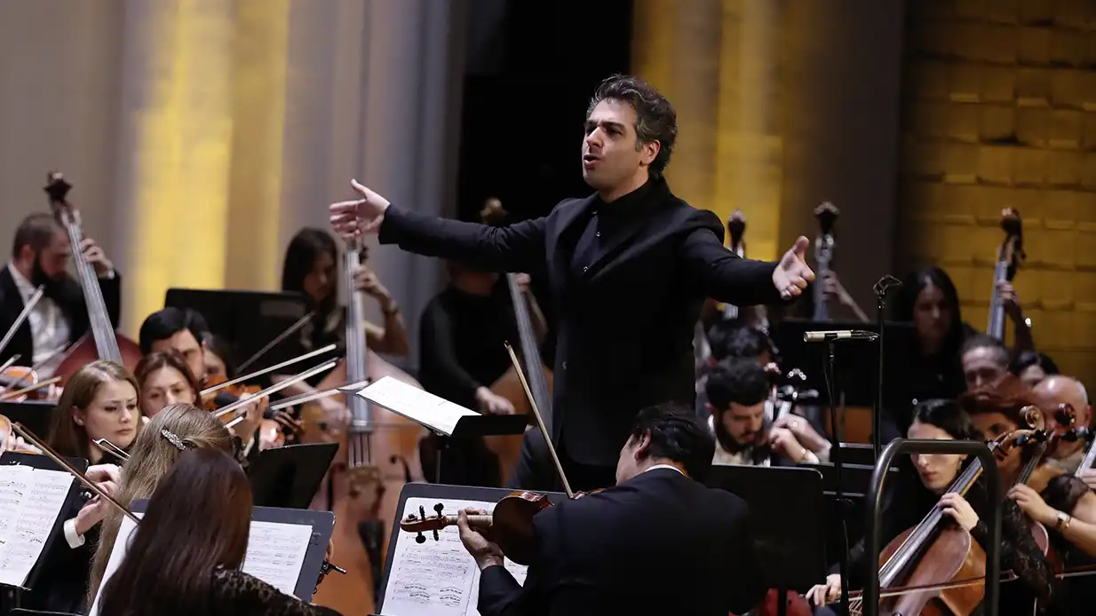Armenian State Symphony Orchestra Bild